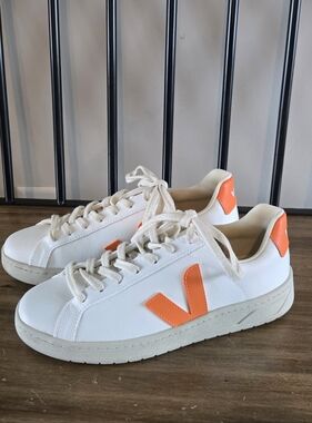 Veja Women's URCA CWL WHITE FURY